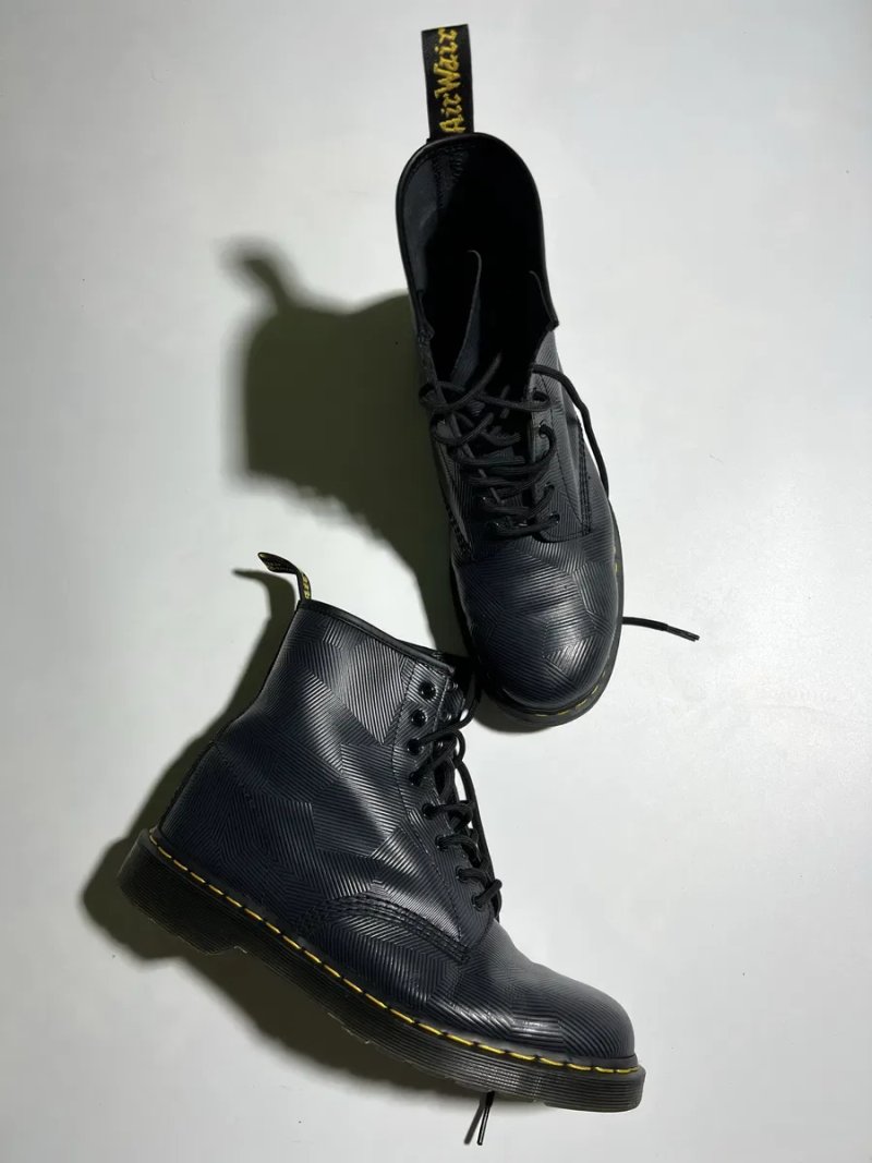 Оригінал Dr. Martens 1460 Geostripe чоловічі осінні чоботи черевики структурованої шкіри темносинього кольору 46 розмір — фото 2