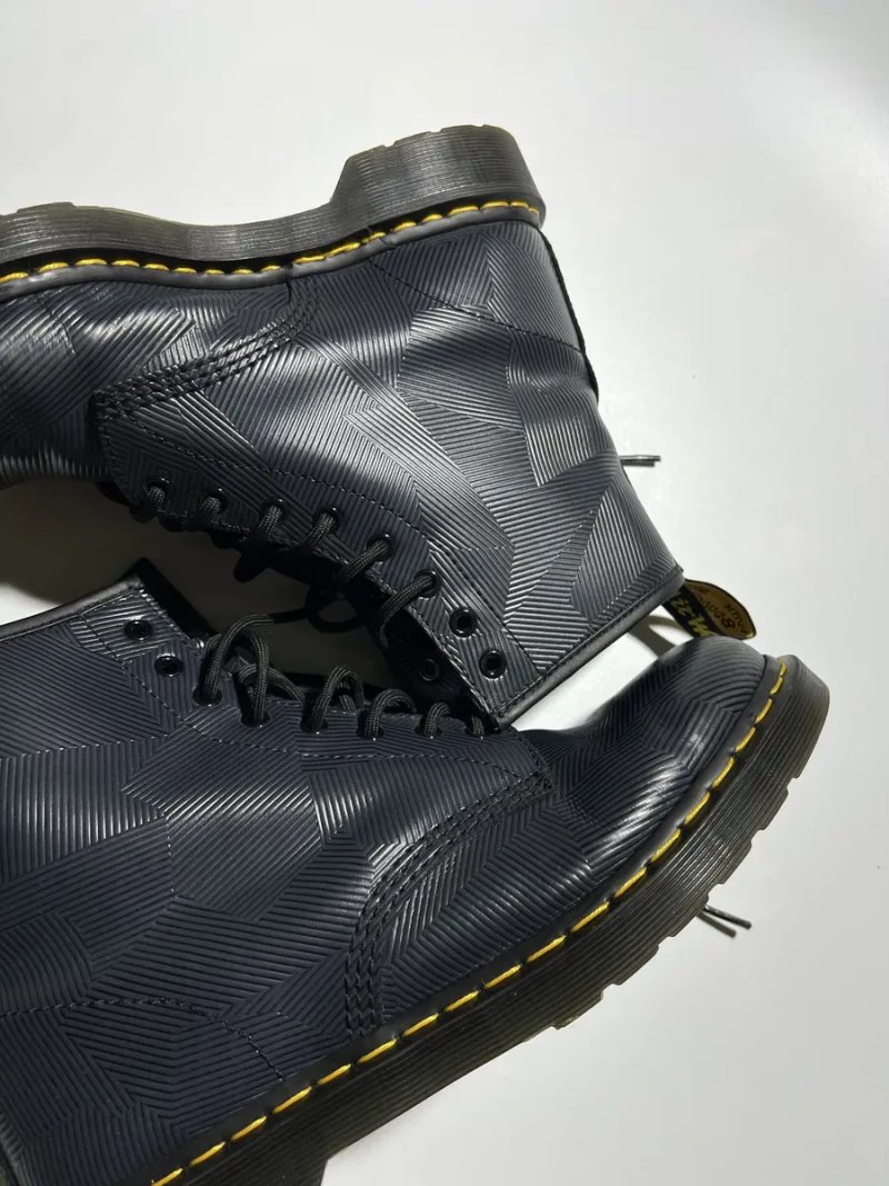 Оригінал Dr. Martens 1460 Geostripe чоловічі осінні чоботи черевики структурованої шкіри темносинього кольору 46 розмір — фото 3