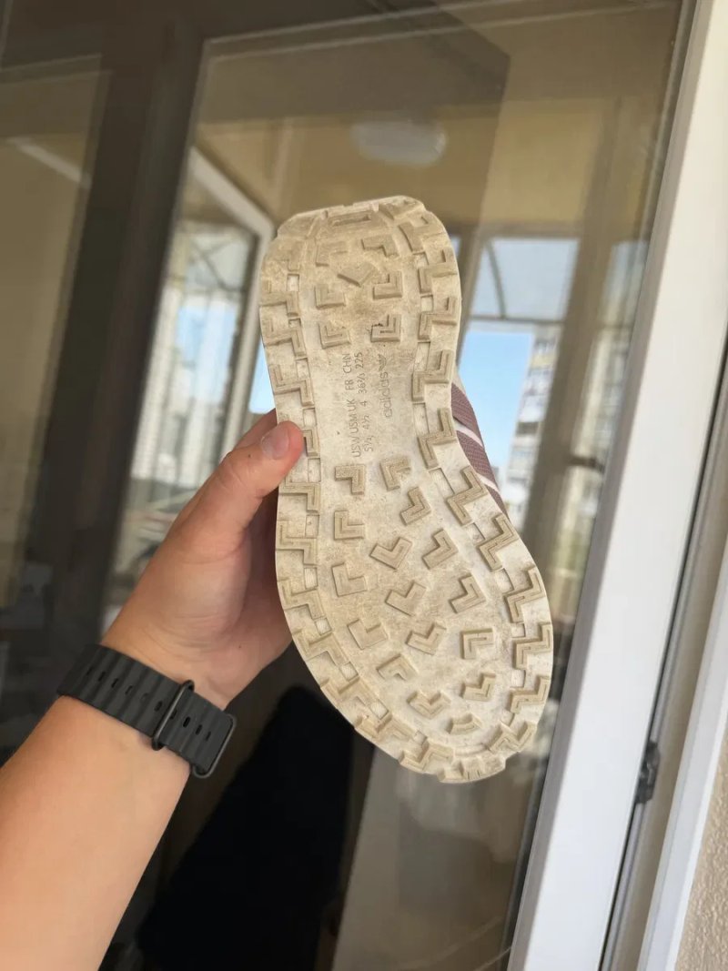 Оригінал! Кросівки adidas Retropy E5, розмір 36 2/3 — фото 5