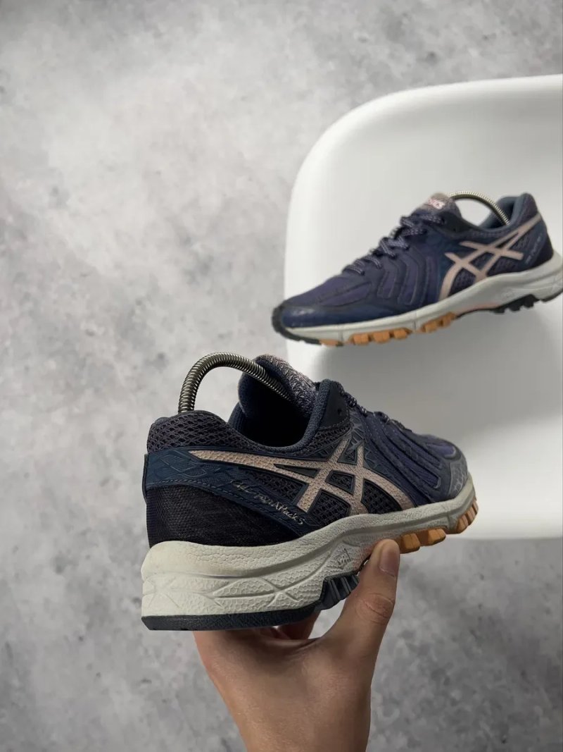 Оригінал! Кросівки Asics. Ідеальний стан! Розмір 39 (24 см.) — фото 5