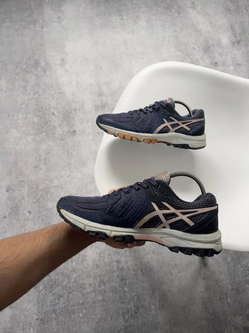 Оригінал! Кросівки Asics. Ідеальний стан! Розмір 39 (24 см.) — фото 6