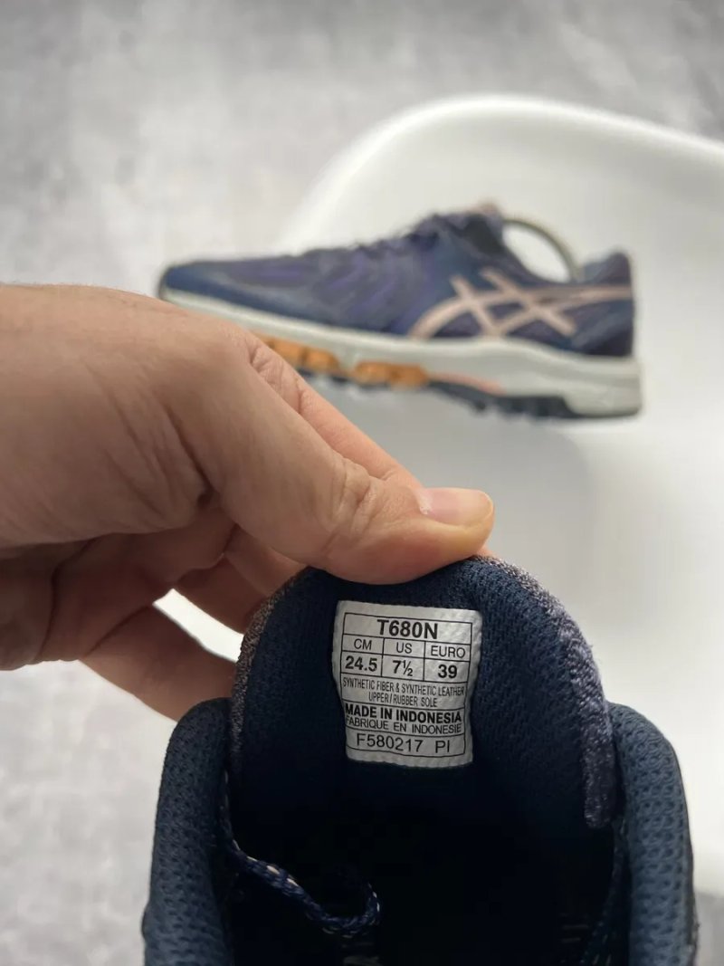 Оригінал! Кросівки Asics. Ідеальний стан! Розмір 39 (24 см.) — фото 8