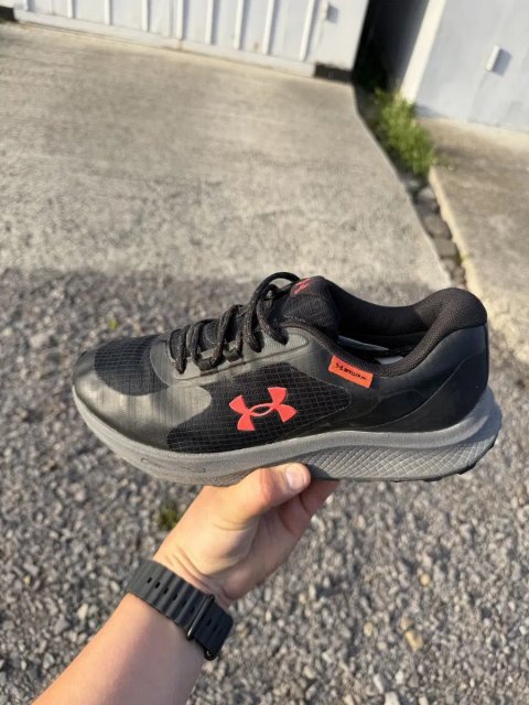 Оригінал!  кросівки для трейлранінгу Under Armour Charged Bandit TR 3 SP, розмір 41 (26,5 см від крвю до краю )