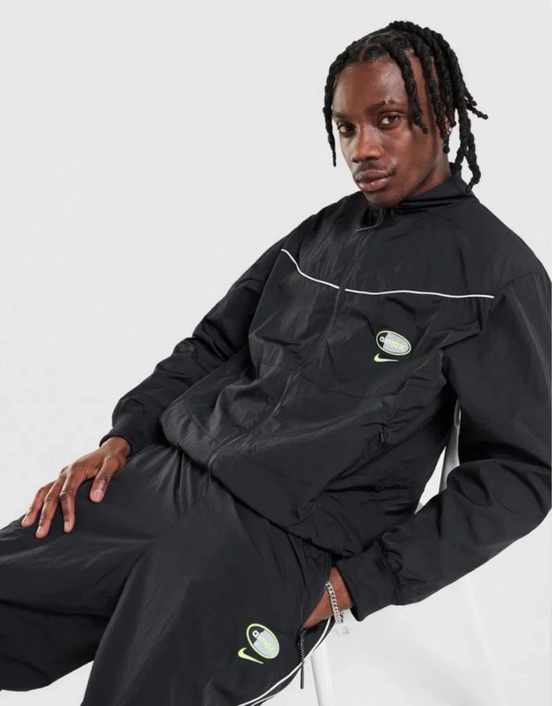 ОРИГІНАЛ! Куртка вітровка Nike Air Max 95 NSW  M L woven sportswear 95 нейлонова IO3152-010  tnf tn  олімпійка — фото 7