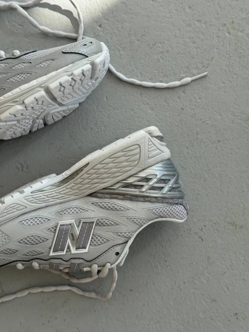 Оригинал New Balance 1906w Silver Metallic (U1906WFE) летние женские кроссовки серие ню беланс — фото 2