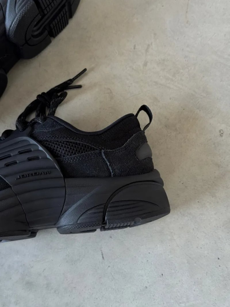 Оригинал Nike Air Jordan Trunner O/S Black (IB3722 003) черние джордан — фото 2