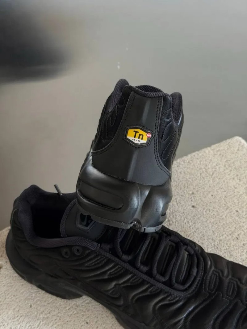Оригинал Nike Air Max Plus Black Anthracite Sail (FV1169 001) оригінальні кросівки найк тн чорні — фото 7