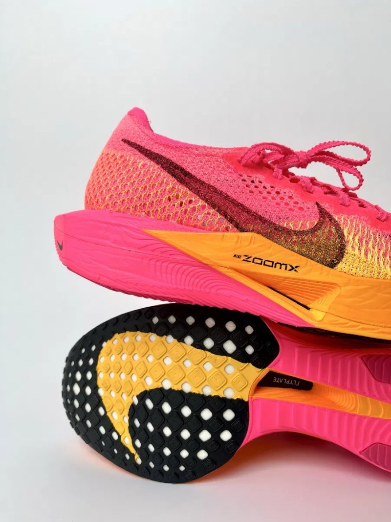Оригинал Nike ZoomX Vaporfly Next 3 Hyper Pink Laser (DV4129 600) — фото 2