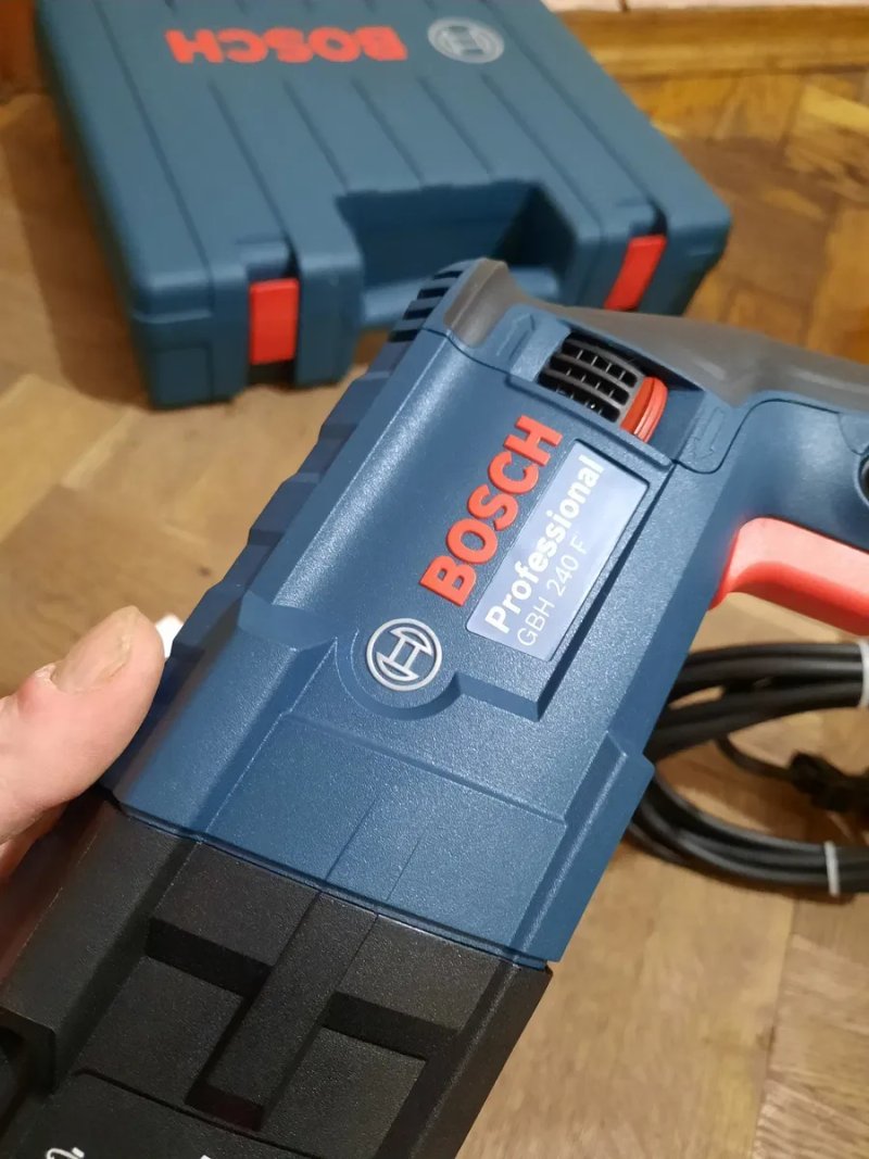 Оригінал,новий,змінний патрон!!Перфоратор Bosch GBH 240 F,790вт,2.7дж — фото 2