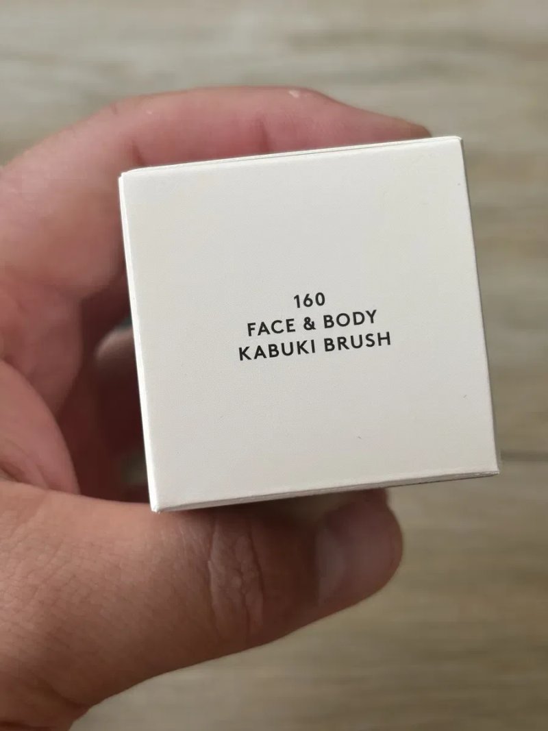 Оригінал! Пензлі для макіяжу Fenty Beauty — Foundation Brush 145 / Kabuki Brush 160 — фото 5