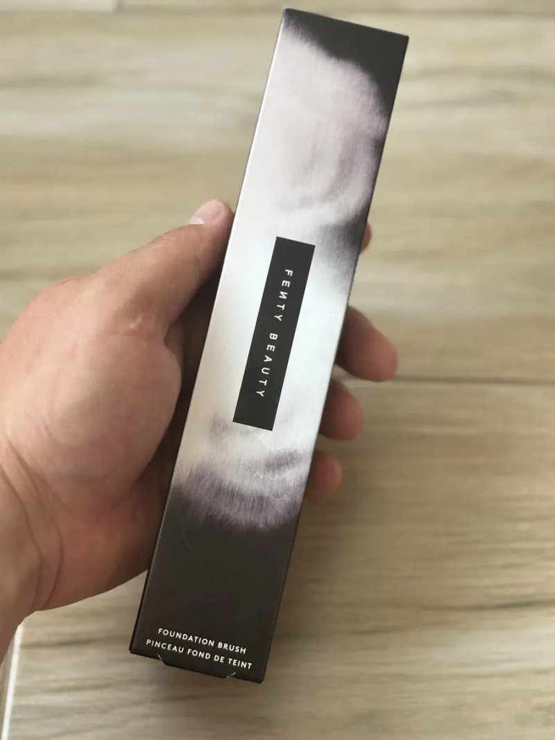 Оригінал! Пензлі для макіяжу Fenty Beauty — Foundation Brush 145 / Kabuki Brush 160 — фото 6