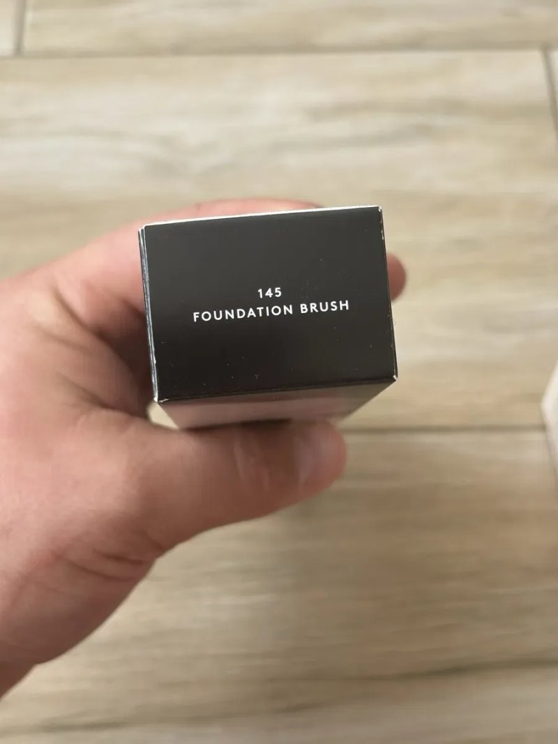 Оригінал! Пензлі для макіяжу Fenty Beauty — Foundation Brush 145 / Kabuki Brush 160 — фото 7