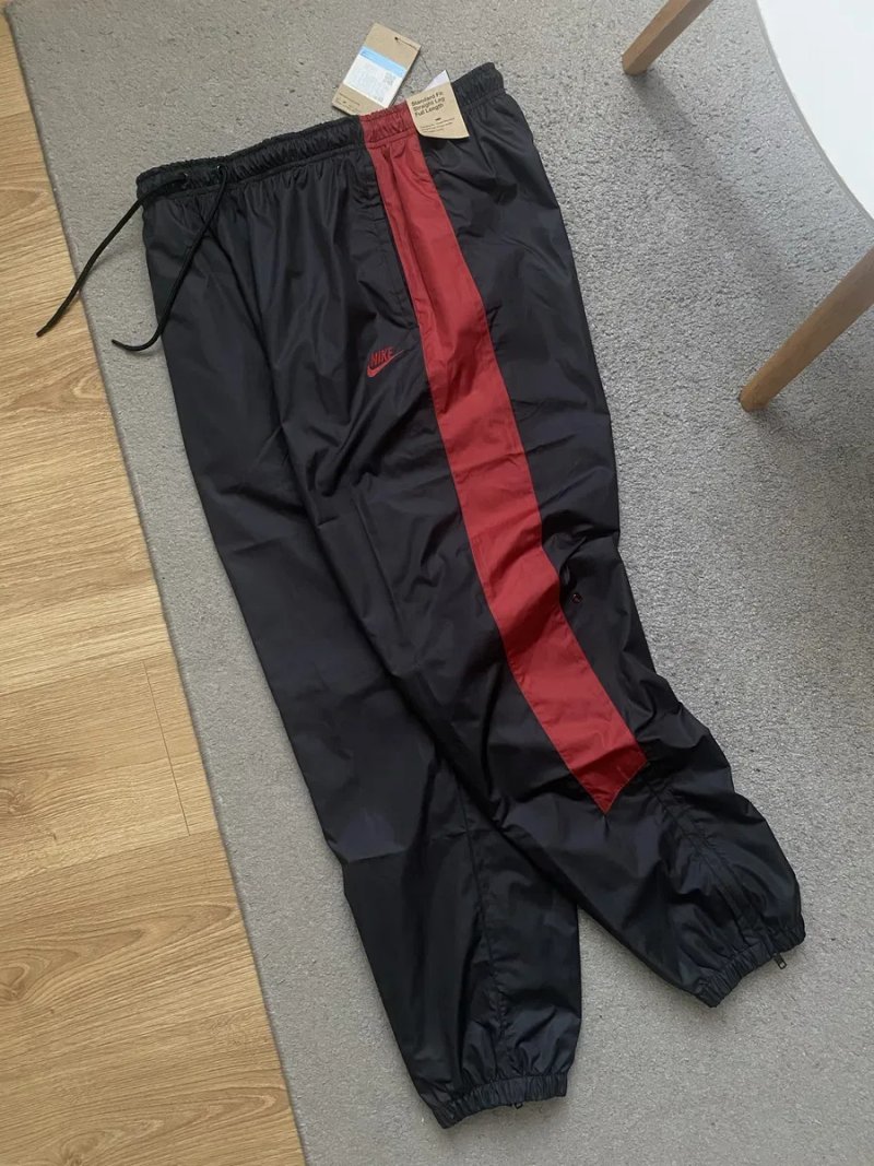 Оригінал! Спортивні штани Nike Windrunner Lined  HV8371-013  Air max tn нейлонові swoosh tech — фото 2