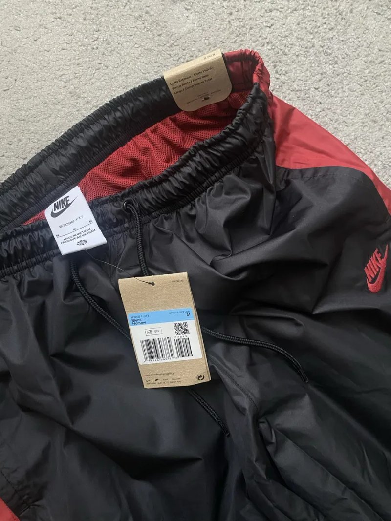 Оригінал! Спортивні штани Nike Windrunner Lined  HV8371-013  Air max tn нейлонові swoosh tech — фото 4