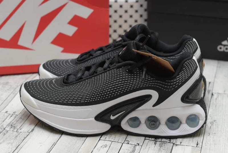 Оригінал! Топові жіночі кросівки Nike Air Max DN кроссовки FJ3145-002 чорні і сірі — фото 3