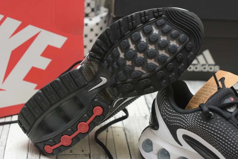 Оригінал! Топові жіночі кросівки Nike Air Max DN кроссовки FJ3145-002 чорні і сірі — фото 6
