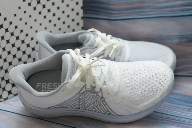 Оригінал! Жіночі бігові кросівки New Balance Fresh Foam X Vongo V5 — фото 6