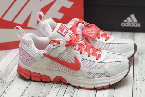 Оригінал! Жіночі кросівки кроссовки Nike Zoom Vomero 5 BG HV5171-121
