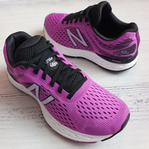 оригінальні New Balance р39 довжина устілки по факту 25см