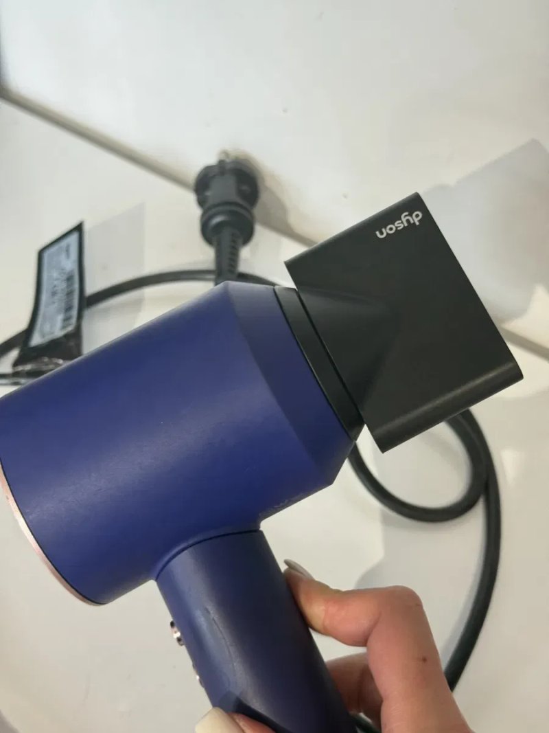 Оригінальний фен для волосся Dyson — фото 2