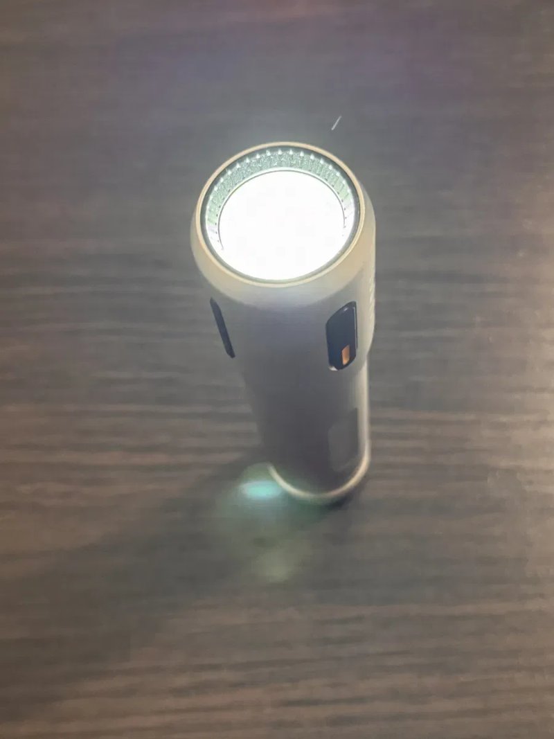 Оригінальний ліхтар Rivian 1000 Lumens / акумуляторний LED — фото 7