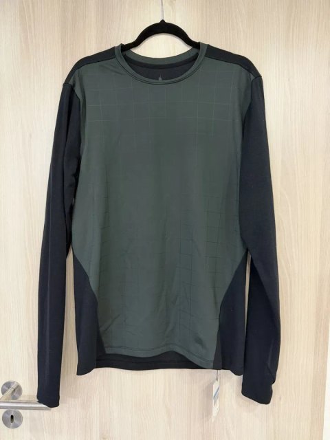 Оригінальний лонгслів  NikeLab Essentials Розмір М
