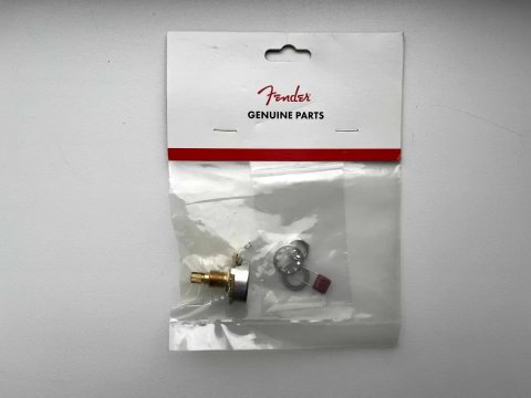 Оригінальний потенціометр Fender 500K Split Shaft Potentiometer CTS | Новий, в наявності