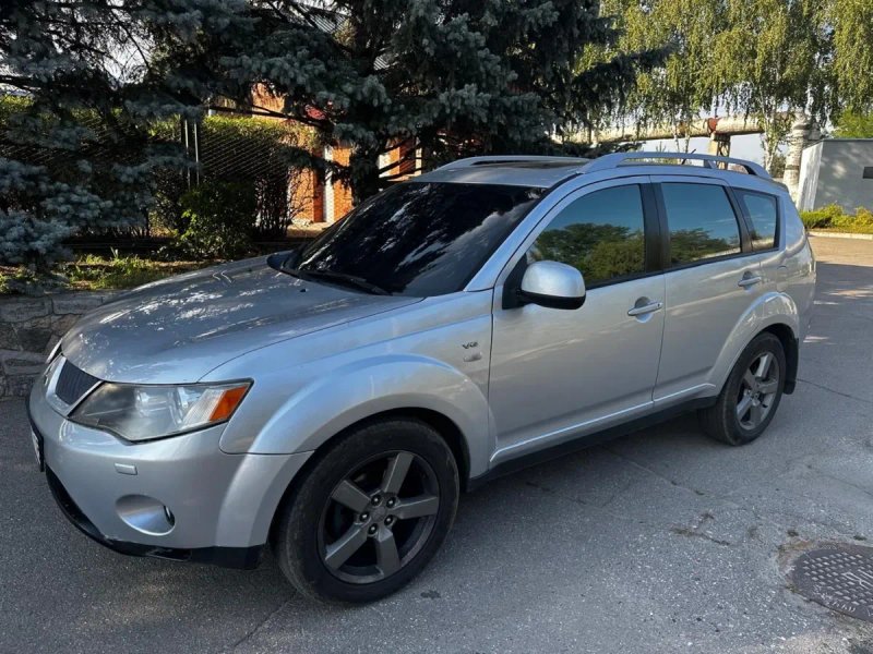 Outlander XL 3.0 Обслужен на 5000$ Максимальная комплектация — фото 3