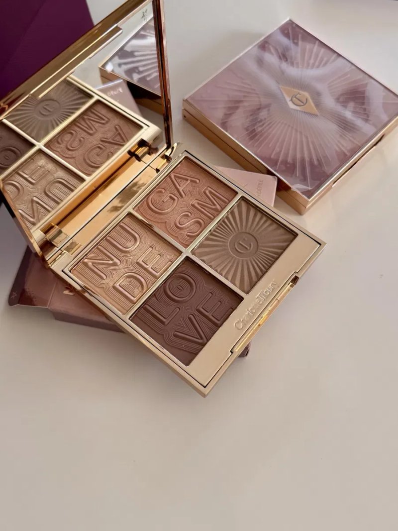 Палетка для обличчя Charlotte Tilbury  Nudegasm Face Palette — фото 5