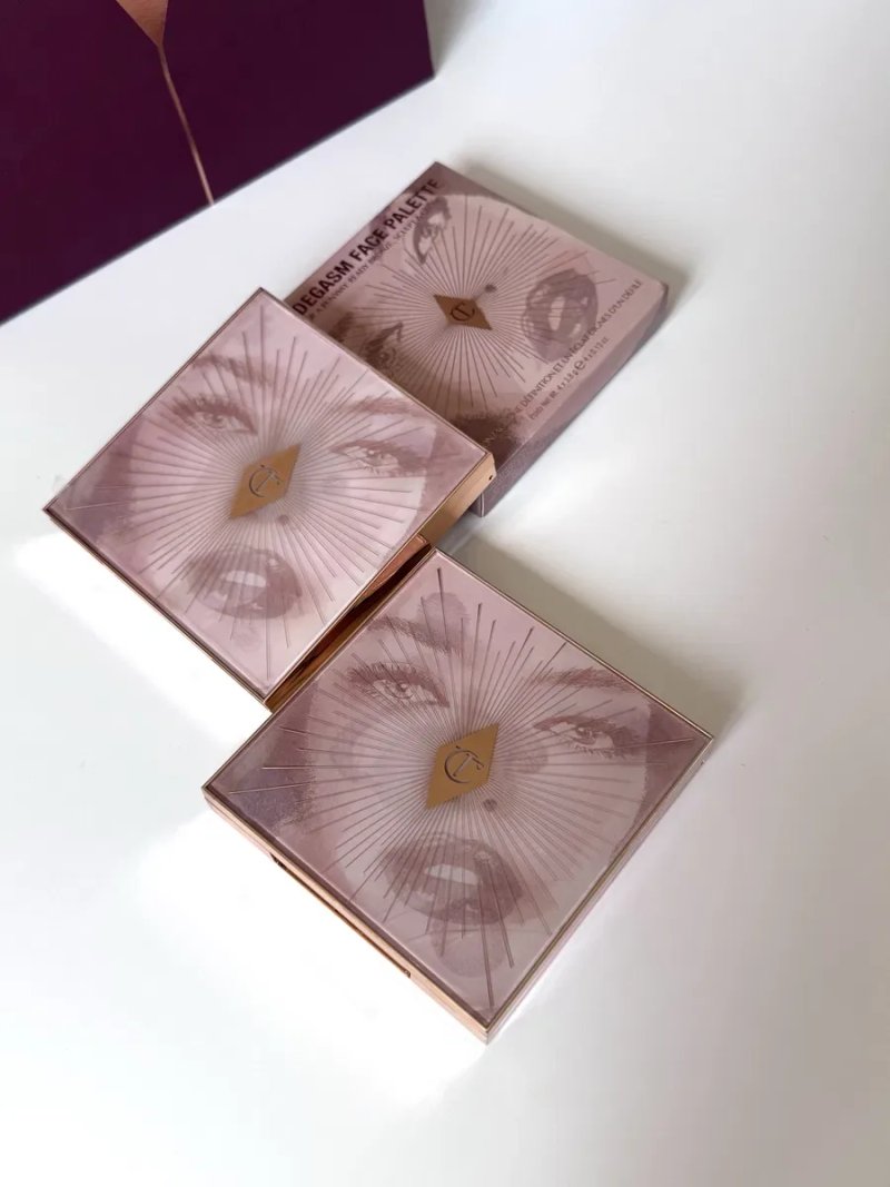 Палетка для обличчя Charlotte Tilbury  Nudegasm Face Palette — фото 7