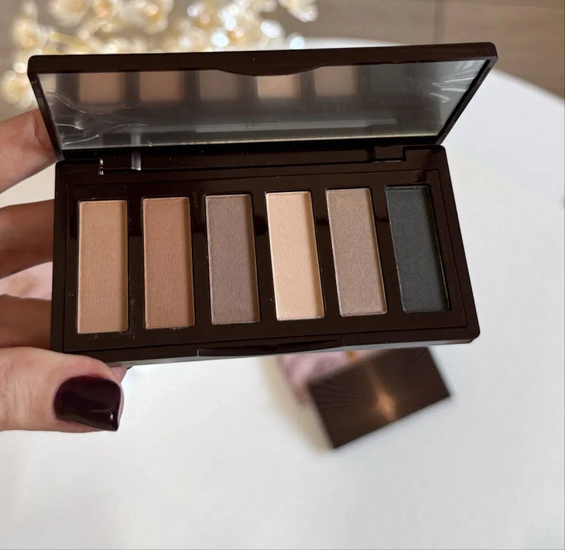 Палетка тіней The Super Nudes Easy Eye Palette  Charlotte Tilbury — фото 5