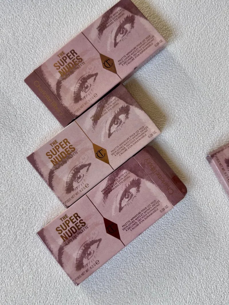 Палетка тіней The Super Nudes Easy Eye Palette  Charlotte Tilbury — фото 7