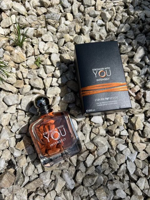 Парфуми духи Giorgio Armani Emporio Armani Stronger With You Intensely