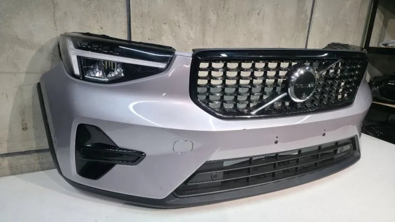 Передок Volvo XC40 2025 бампер + Full LED фари комплект оригінал Європа в зборі! в наявності! — фото 2