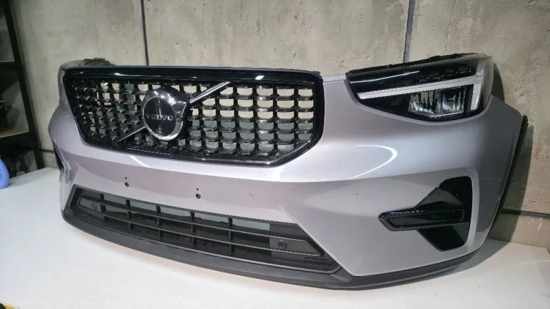 Передок Volvo XC40 2025 бампер + Full LED фари комплект оригінал Європа в зборі! в наявності! — фото 3