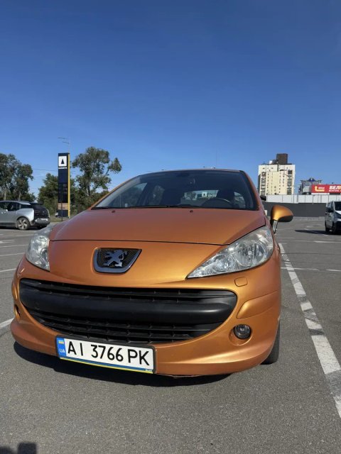 Peugeot 207 1.6 бензин