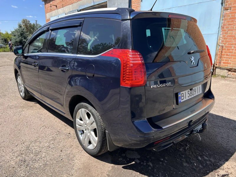 Peugeot 5008 7 місьць 1.6 бензин 11 рік — фото 2