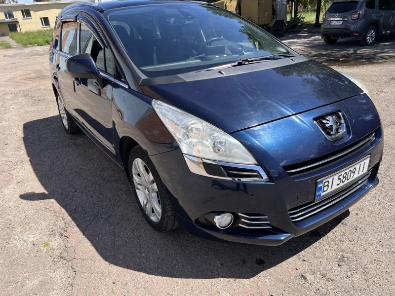 Peugeot 5008 7 місьць 1.6 бензин 11 рік — фото 4