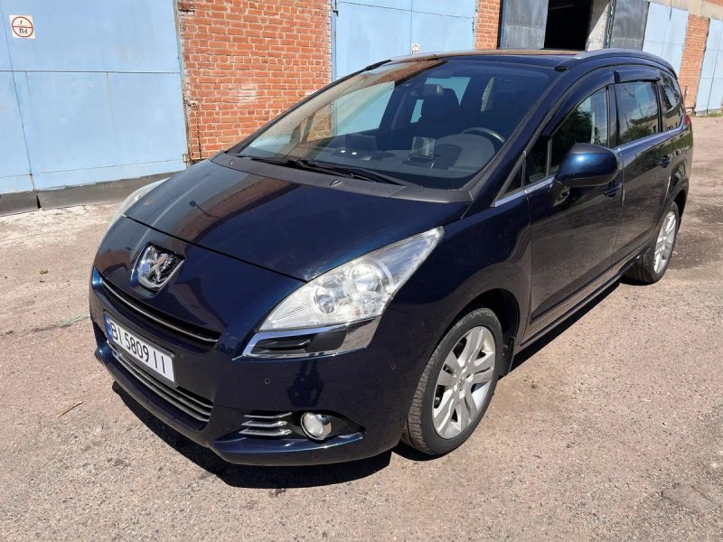 Peugeot 5008 7 місьць 1.6 бензин 11 рік — фото 5