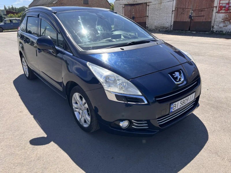 Peugeot 5008 7 місьць 1.6 бензин 11 рік — фото 6