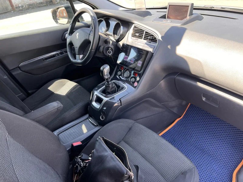 Peugeot 5008 7 місьць 1.6 бензин 11 рік — фото 7