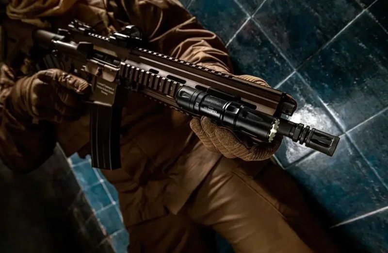 Підствольні ліхтарики Olight Fenix з ЛЦВ та без ЛЦВ — фото 3