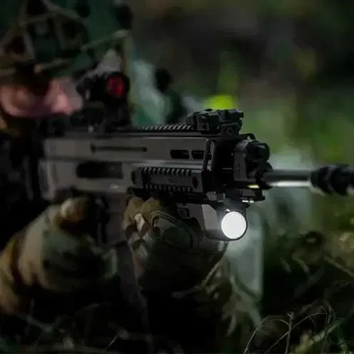 Підствольні ліхтарики Olight Fenix з ЛЦВ та без ЛЦВ — фото 8