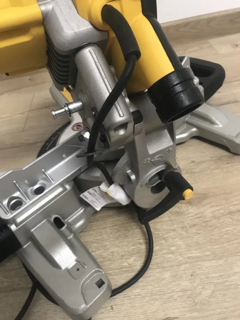 Пила торцювальна DeWalt DWS773 з Англії — фото 6
