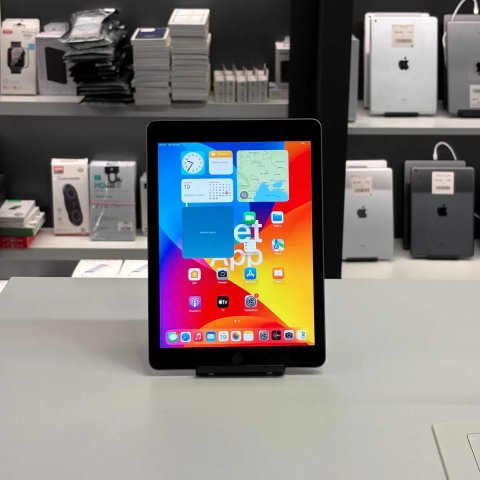 Планшет iPad 5 9.7” 32GB Wi-Fi • ГАРАНТІЯ • СТАН 9.8/10 115856