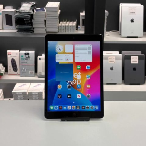 Планшет iPad 8 10.2” 32GB Wi-Fi • ГАРАНТІЯ • СТАН 9/10 115566