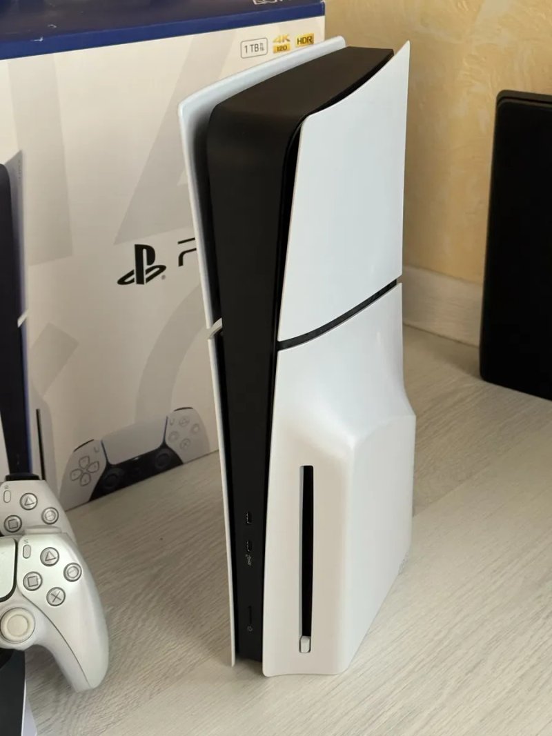 Playstation 5 slim 1TB Blu-Ray 2 джойстика + 2гри — фото 4