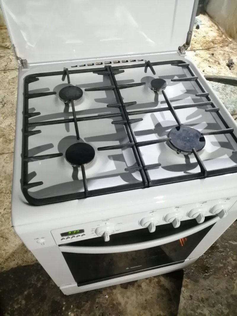 Плита газова з електродуховкою Bosch EU85-53hj8. Асортимент. Гарантія. — фото 2