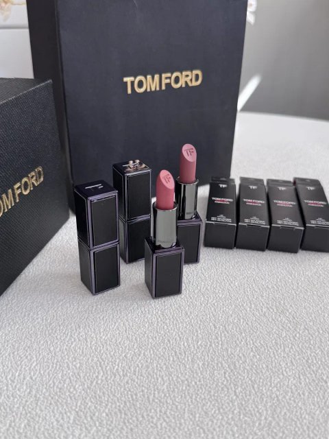 Помада Tom Ford Fabulous