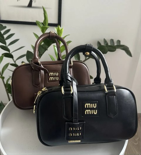 Популярна сумка в стилі міу міу miu miu шоколад сумочка з ручками
